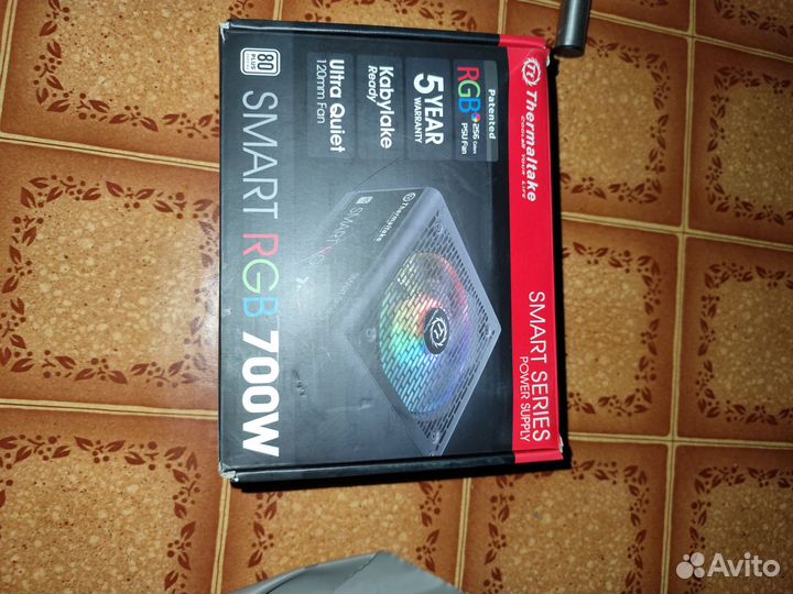 Блок питания 700 ватт thermaltake 700rgb