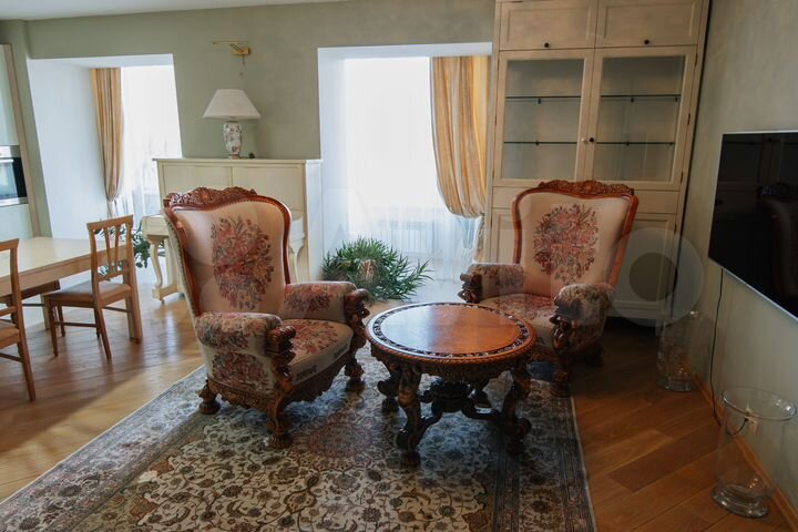 3-к. квартира, 105 м², 7/7 эт.