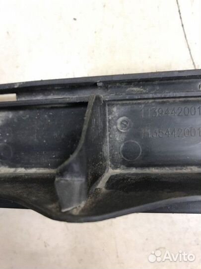 Направляющая заднего бампера правая Skoda Octavia