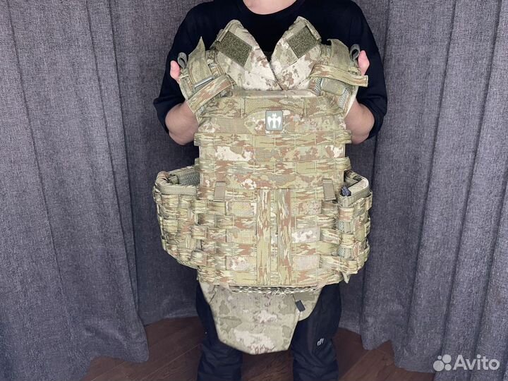 Плитник с модулями и подсумками