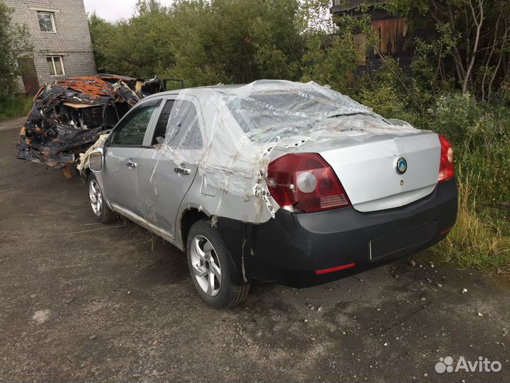 Автомобиль на запчаснасти Geely MK 08 год 1.5L