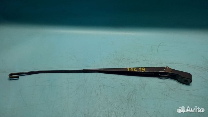 Поводок стеклоочистителя передний Renault Logan 1