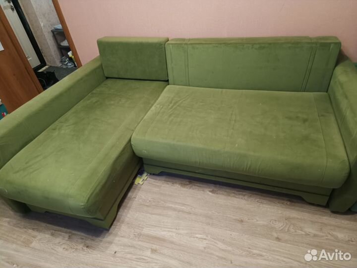 Большой угловой диван