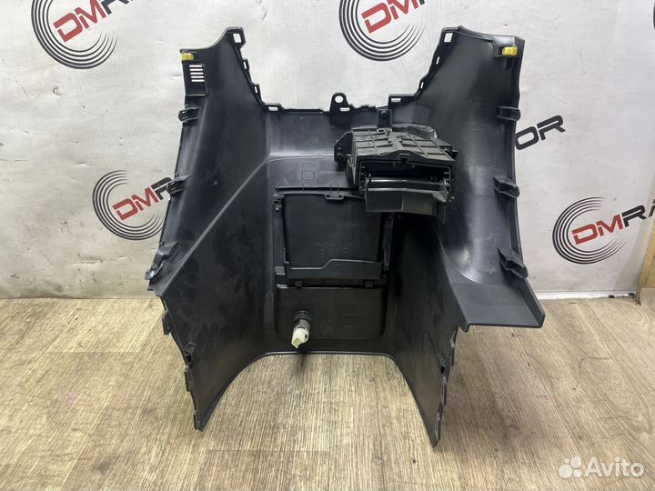 Консоль центральная Toyota Wish II (2009—2012)