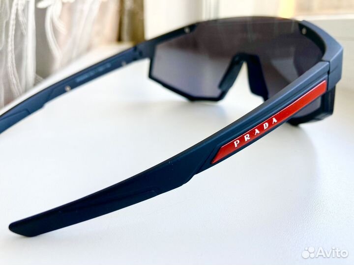 Очки спортивные солнцезащитные чëрные