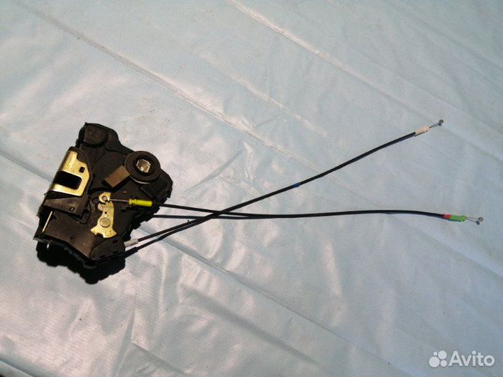 Замок двери передний левый Toyota Allion 240 1AZ