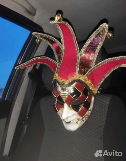 Венецианская маска карнавальная