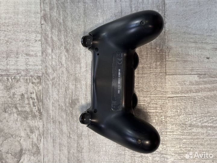 PlayStation 4 Slim1tb v3+джойстик+3 игры