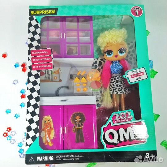 Игрушечная кухня с куклой