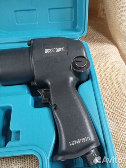 Гайковерт пневматический