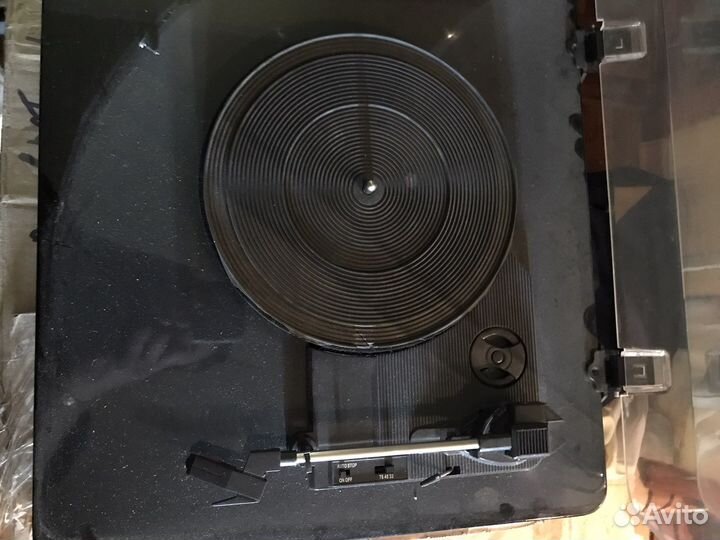 Виниловый проигрыватель