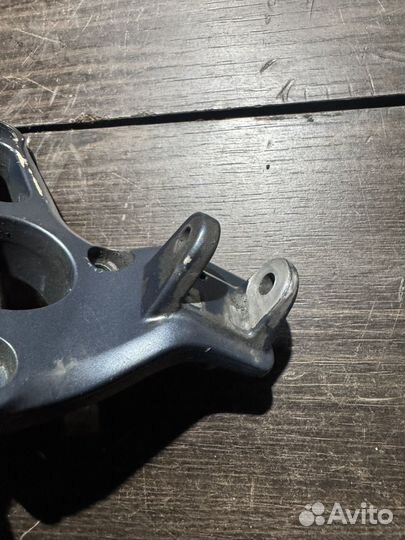 Кронштейн левой подножки r1150r Rockster