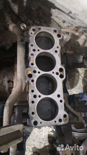 Блок двигателя Хендай Соната 2л 16кл 97г на запча