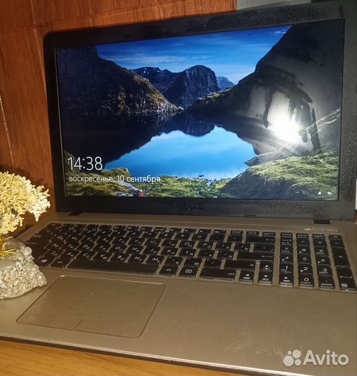 Ноутбук asus