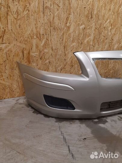 Бампер передний Toyota avensis AZT250