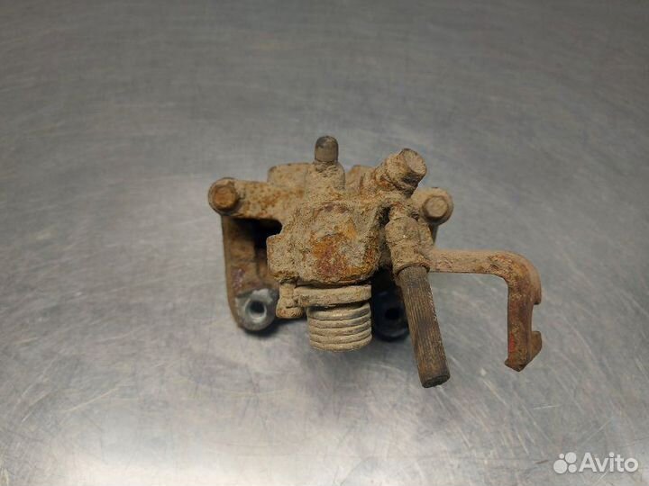 Суппорт задний левый Suzuki Sx4 GYA M16A 2013