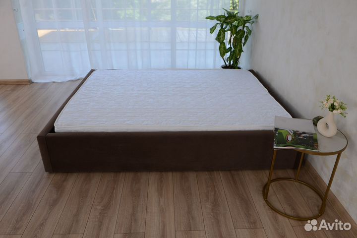 Кровать 160х200 с матрасом новая