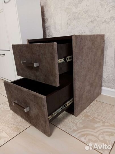 Тумба прикроватная