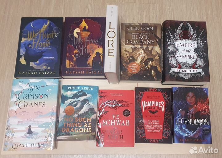 Много книг на английском