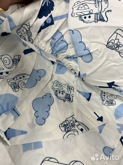 Продам комплект в кроватку для малышей тас