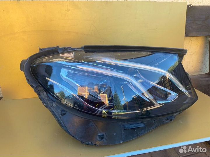 Фара светодиодная правая Mercedes-Benz E-Class