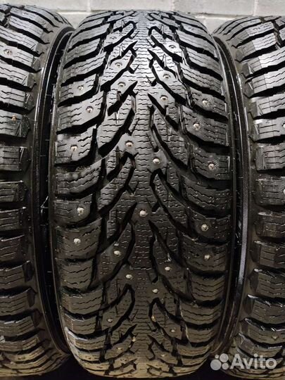 Nokian Tyres Hakkapeliitta 9 SUV 215/60 R17 100T