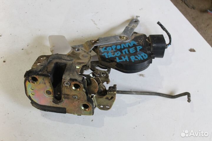 Замок двери передней левой Toyota Corolla E120