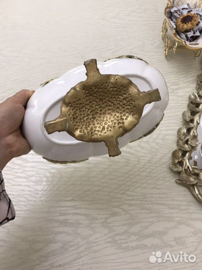 Конфетница на ножке