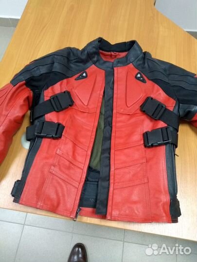 Мото куртка кожа