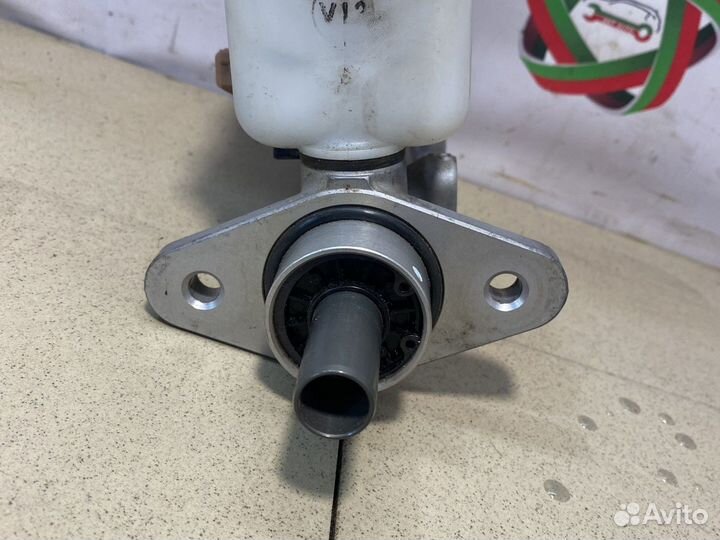 Huyndai Equus Главный тормозной цилиндр