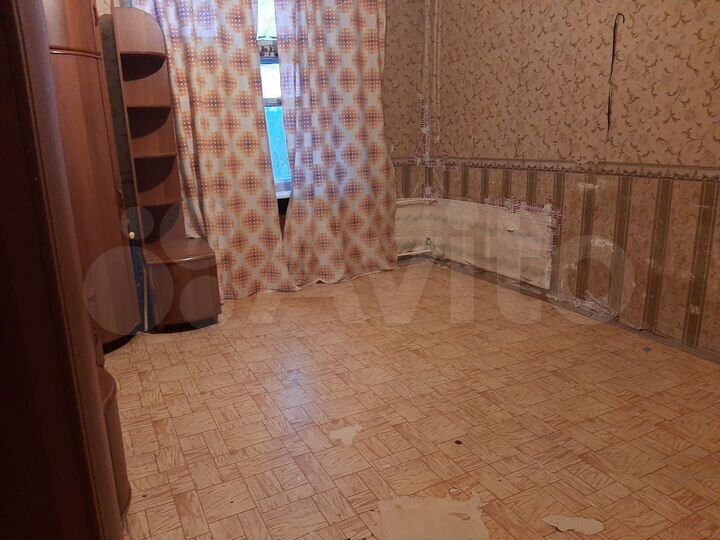 Комната 14 м² в 3-к., 4/6 эт.