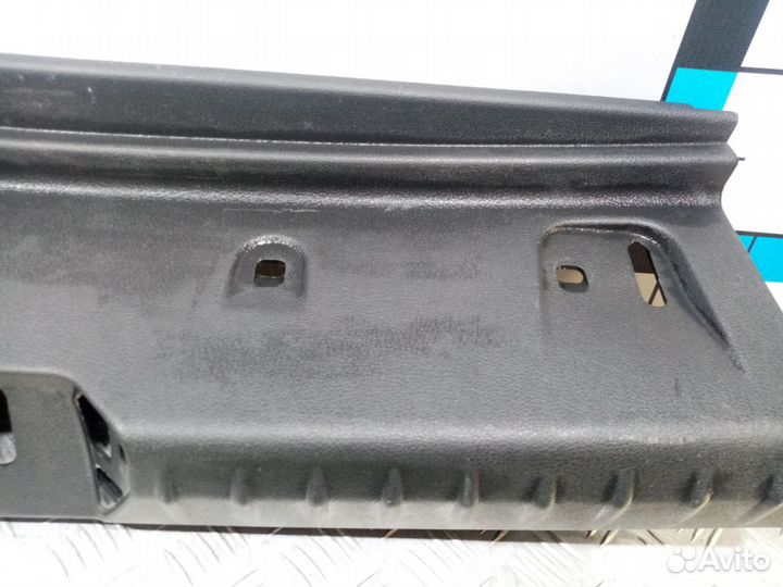 Б/У Обшивка багажника#001