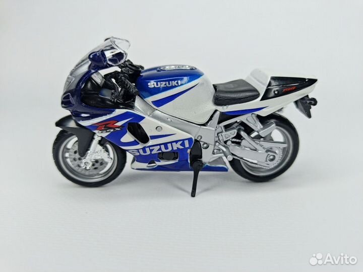 Модель Мотоцикла Suzuki GSX R750