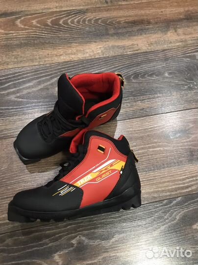 Лыжные ботинки