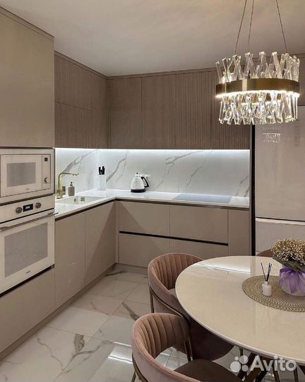 Кухонный гарнитур угловой