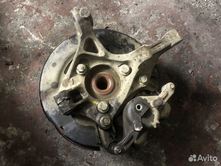 Кулак поворотный передний левый Opel Astra J