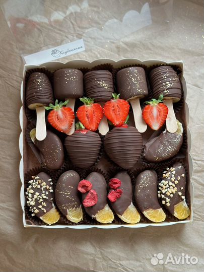 Клубника в шоколаде в коробочке