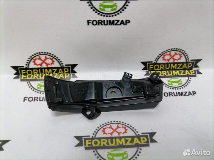 Повторитель поворота в зеркало передний левый Ford
