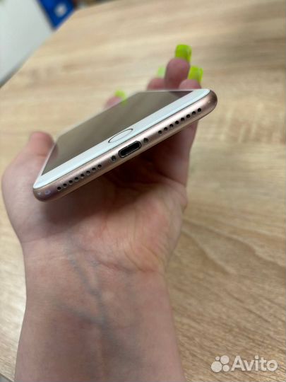 iPhone 8 Plus, 64 ГБ