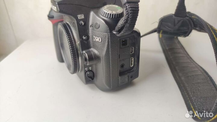 Nikon D90 body (пробег 25 тыс кадров)