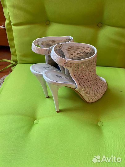 Босоножки женские 38 размер