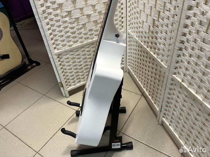 Гитара для обучения с комплектом