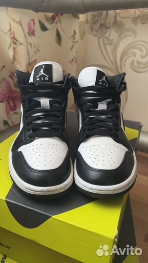 Кроссовки Nike Air Jordan 1 mid