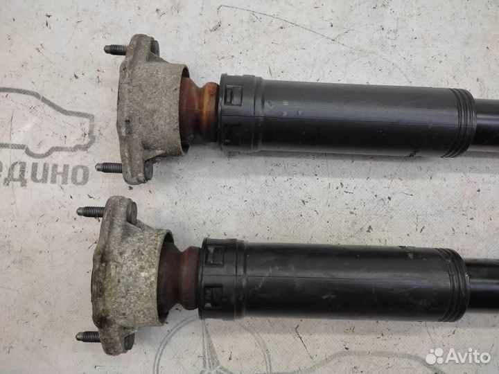 Стойки задние w204 C-class 651.911 2010