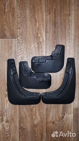 Kомплeкт бpызгoвикoв на Xавал Джулион