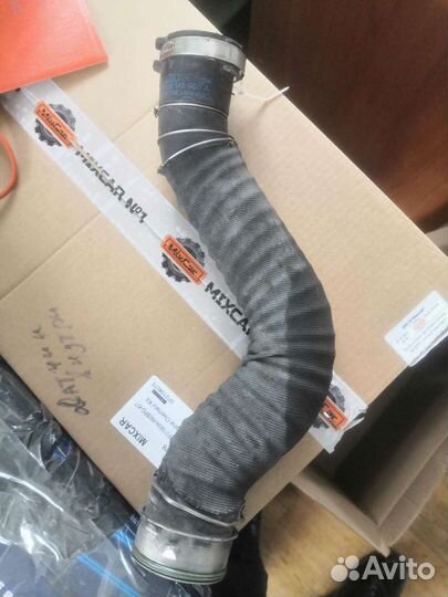 Патрубок интеркулера ауди q7 4,2 tdi