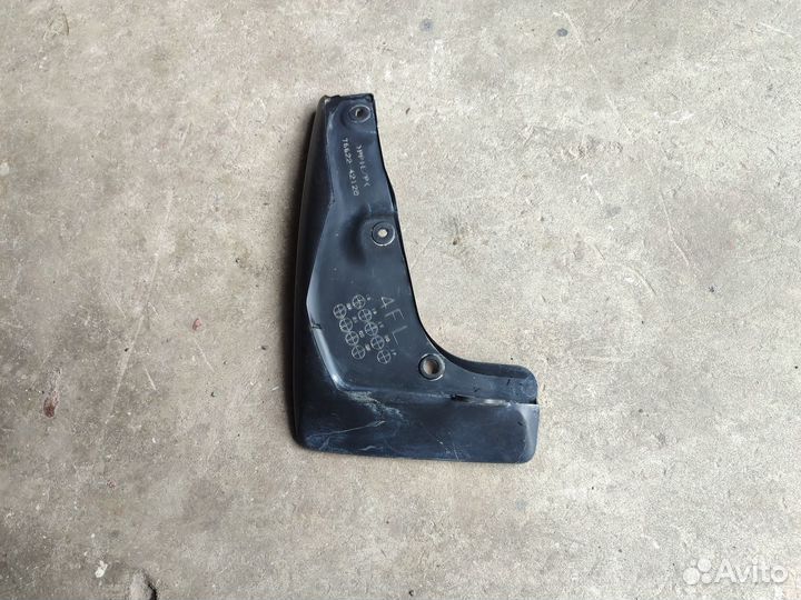 Брызговик передний левый Toyota RAV4 40 2015-19