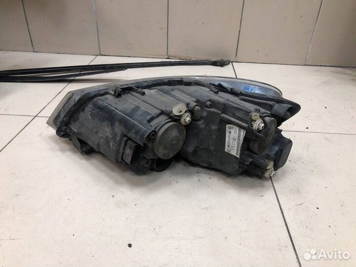 Фара правая Volkswagen Polo