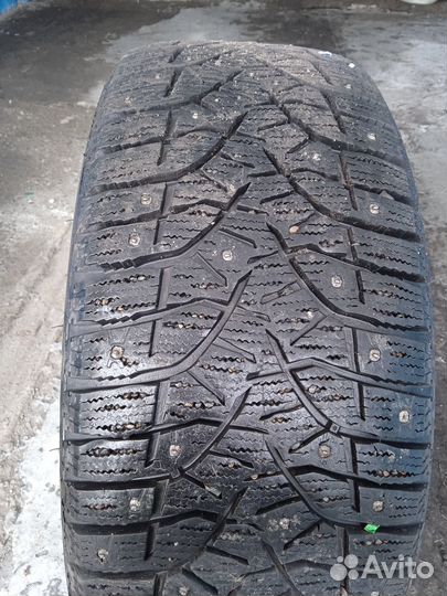 Bridgestone Blizzak Spike-02 235/45 R18