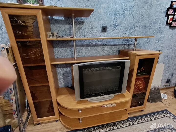 Стенка под телевизор(тумба)